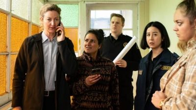 Deadloch 1.Sezon 8.Bölüm Türkçe Dublaj izle